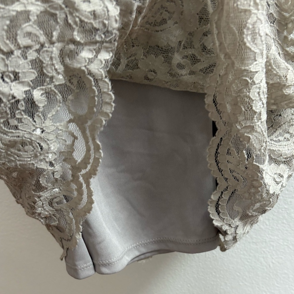 Adiva Gray Lace Top XS - Picture 6 of 6